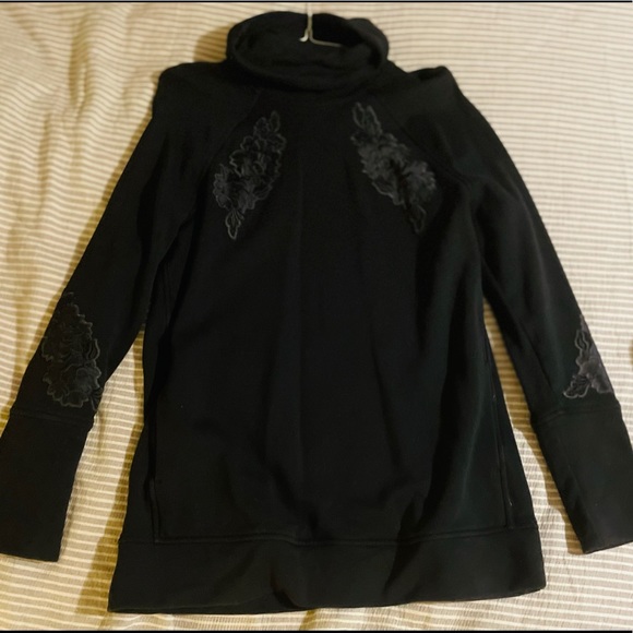 Lululemon Embroidered Floral Sweatshirt - Picture 2 of 7